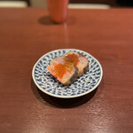 酒肴場 屯 - 八戸前沖さば棒寿司¥250。このクオリティでこの価格は破格