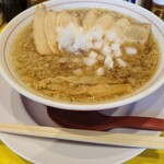 新潟発祥 なおじ - 背脂チャーシュー麺￥950
