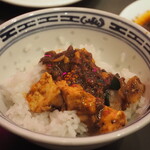 大阪中華サワダ飯店 - 四川式 麻婆豆腐 オンザライス