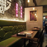 大阪中華サワダ飯店 - 店内（テーブル席）