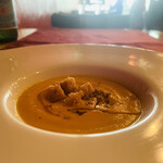 リオス ボングスタイオ - ① スープ：人参ポタージュ、クミン風味のクルトン