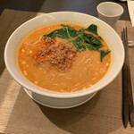 倶楽湾 - 担々麺1540円