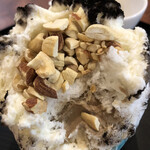 こひる庵 - コーヒーあんクリームとナッツを合わせる