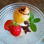 遊の丘 - 本日のデザート～プチシュー、苺、アイスクリーム、チョコレート、林檎煮、スポンジ、生クリーム(R5.4.27撮影)