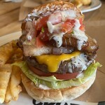 CRUZ BURGERS & CRAFT BEERS - 