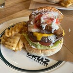 CRUZ BURGERS & CRAFT BEERS - 