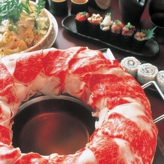 華やかでインパクトのある鍋が充実◎お得なランチも夜の宴会も