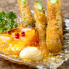 谷町 串揚げはなおか - 料理写真:グリーンアスパラ温泉卵と生ハムパルメジャーノミモレット