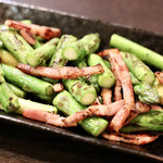 ルッカ - アスパラベーコン