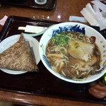 鯛ちくわ食遊館 - 尾道ラーメン鯛ちまきセット　790円