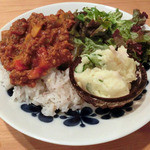 オーロラキッチン - カレープレート　980円　　夏野菜キーマカレー