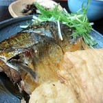 季節料理 藤原 - 鯖は腹と尻尾のどちらかを選ばせてくれました