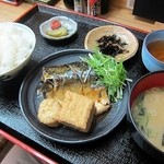 季節料理 藤原 - 日替り定食（鯖煮付け）490円