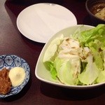 ひより　麦縄本舗　炭焼酒場 - Ｈ25.07　ちぎりキャベツと自家製甘辛みそ￥３８０