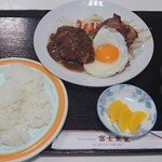 Famiri Resutoran Fuji Shokudou - ハンバーグ・しょうが焼き定食