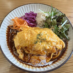 ひこまカフェ - オムライスは玉子がフワフワです。