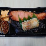 銀座十石 - 明太海苔2段弁当(鮭西京漬け)