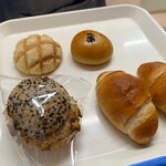 ぱん屋 のぶ - 料理写真:本日の購入品！