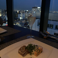 R restaurant & bar - 