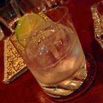 AXEL - ウオッカにライム絞って！