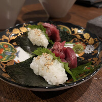 馬刺しと焼き鳥 グルマン三年坂 - 