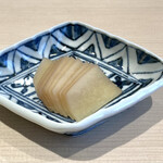 Sushi Toku - 綺麗に整えられた自家製ガリ