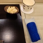 島津 - ガリと指拭き