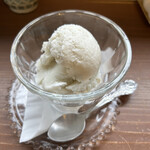 石垣商店 - 手作りココナッツアイス