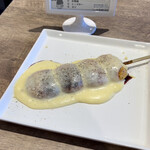 CAFE高崎じまん - チーズ焼きまんじゅう¥400。