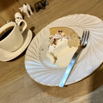Tsukino Hinata - リンゴとアールグレイのチーズケーキ¥520・コーヒー¥450