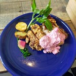 SUZU CAFE - 鶏もも肉1枚揚げのしば漬けタルタル