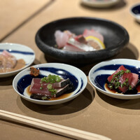食堂 ぎんみ - 鮪赤身とトロはニンニク醤油