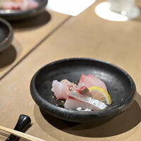 食堂 ぎんみ - 造里（塩で食う？　カンパチ、縞鯵、アラ？）