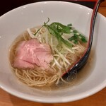 七壱 - 牛骨塩ラーメン900円