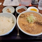 吉田とん汁店 - 