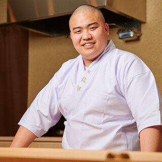 Trained at Sushi Nakamura in Roppongi and became independent at age 23.