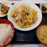 Shinshin Tei - ピリ辛肉野菜炒め定食