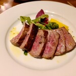 オイノス - 牛モモ？肉のタリアータ　私が一人で完食