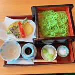 Te Uchi Chi Soba Ume Soba - 二段せいろ天婦羅付きの全容です