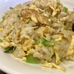 上海軒 - 定食のミニチャーハン。