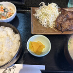 かざん - 鯨生姜焼き定食
880円