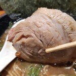 中華蕎麦 ひら井 - それにしてもこのチャーシューは存在感すげぇ