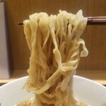 麺 みつヰ - 中太手もみ麺　醤油(チャーシュー・メンマ・蓮根入り)　1,050円　中細麺か中太手もみ麺か選べる