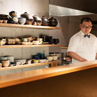 輝かしい経歴を持つ店主が紡ぐ、クラシックな和食をどうぞ