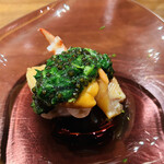 緒乃 - 徳島県産　赤貝　淡路島産　車海老　
      土佐酢のジュレと小野キャビアと春菊