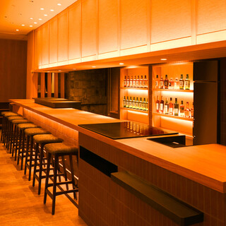 お食事の後のバー使いに