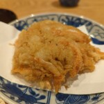天ぷら 日本料理 あら川 - 桜エビと新玉ねぎのかき揚げ