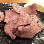 梅の郷 美人豚 - まるでやわらかいお肉をいただいているかのようなハツ。ハツはプリッとしているイメージだったので、驚きの一品