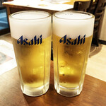梅の郷 美人豚 - 生ビール（中）495円。冷え冷え、キレキレです