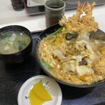 富士 - 天玉丼
            後から来たお客さんも皆んな天玉丼コールでした